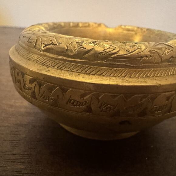 VTG Brass Ashtray Handmade Ornate Patina 3 Cigarettes Trinket Dish Made in India - Picture 7 of 11